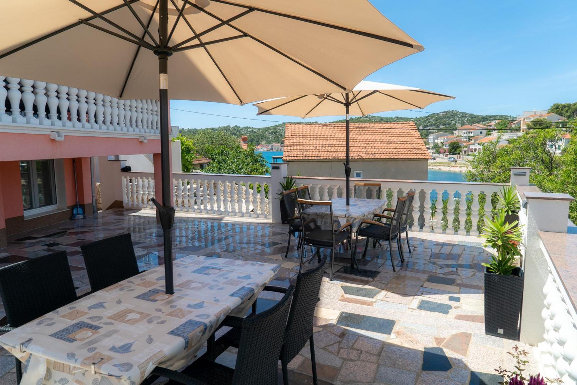 Apartments Zubcic Tisno Exterior foto