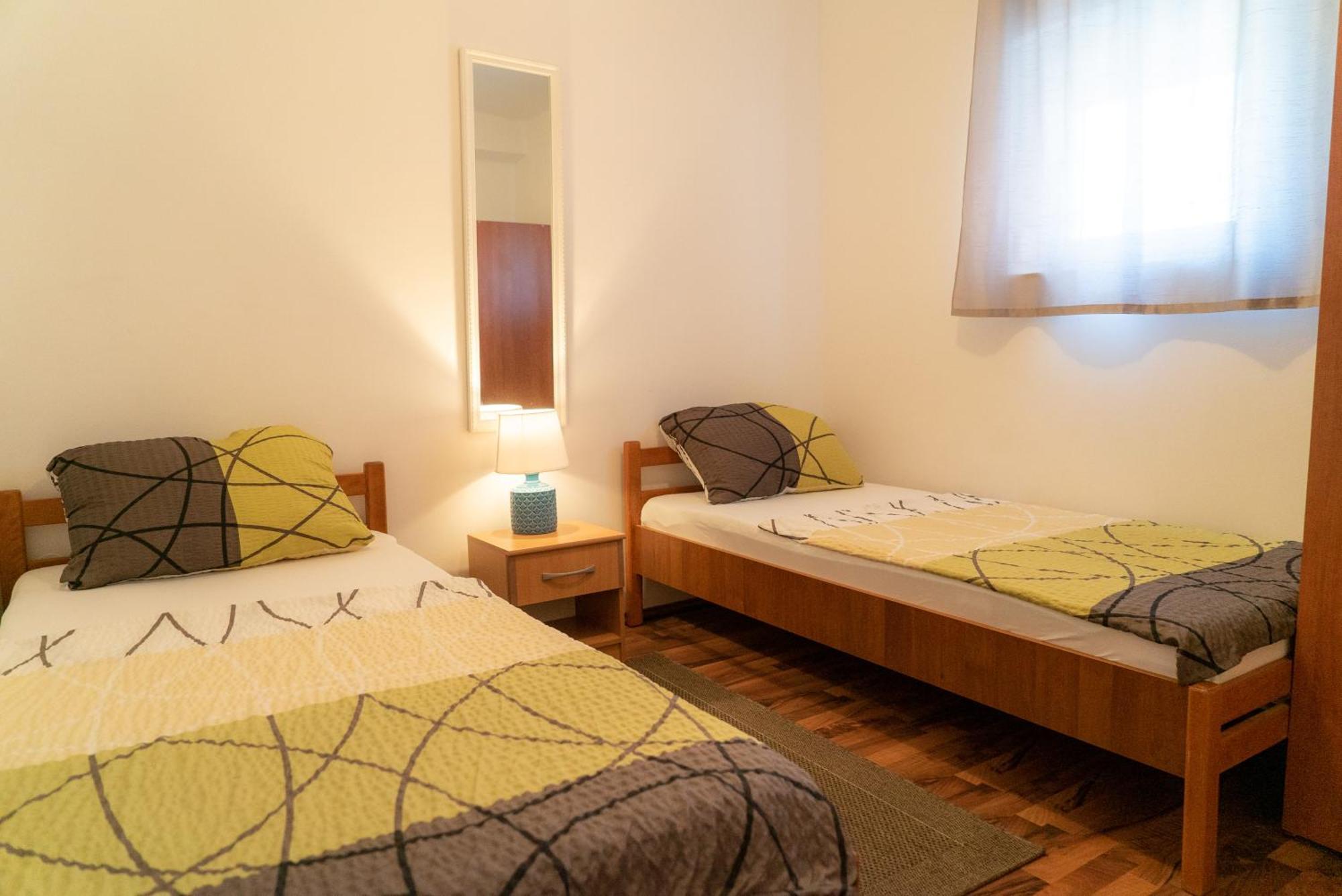 Apartments Zubcic Tisno Exterior foto